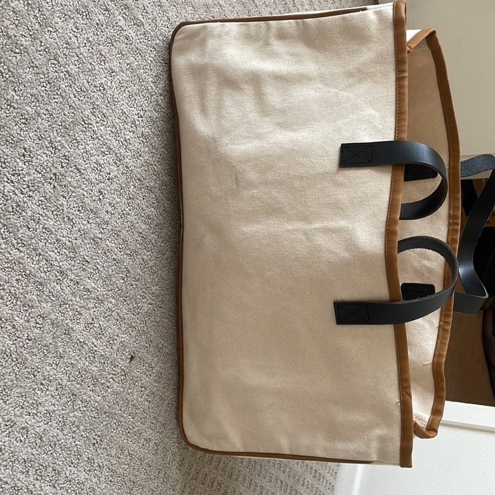 Weekend Vibes Tote - Picture 4 of 5